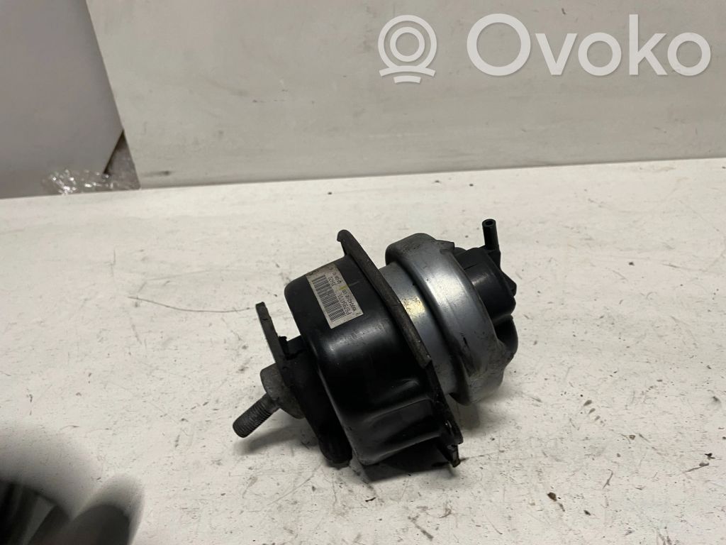 Engine mount bracket   679541701