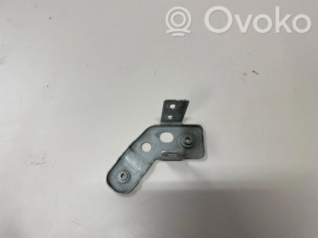 Renault Megane III Fender mounting bracket 