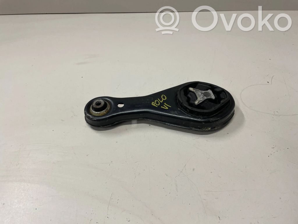 Volkswagen Polo VI Engine mount bracket 