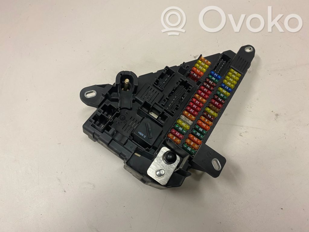 BMW 5 E60 E61 Saugiklių blokas 