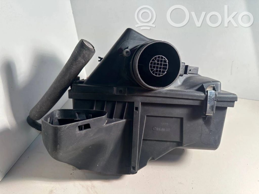 Air filter box   8512599,LP17531