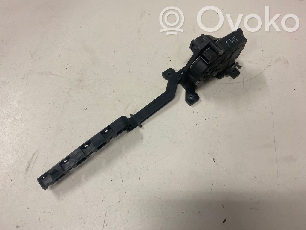 BMW 2 F45 Silnik deflektora powietrza chłodnicy 