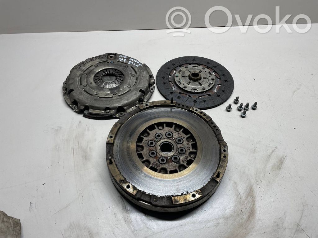 Opel Astra K Sankabos komplektas 