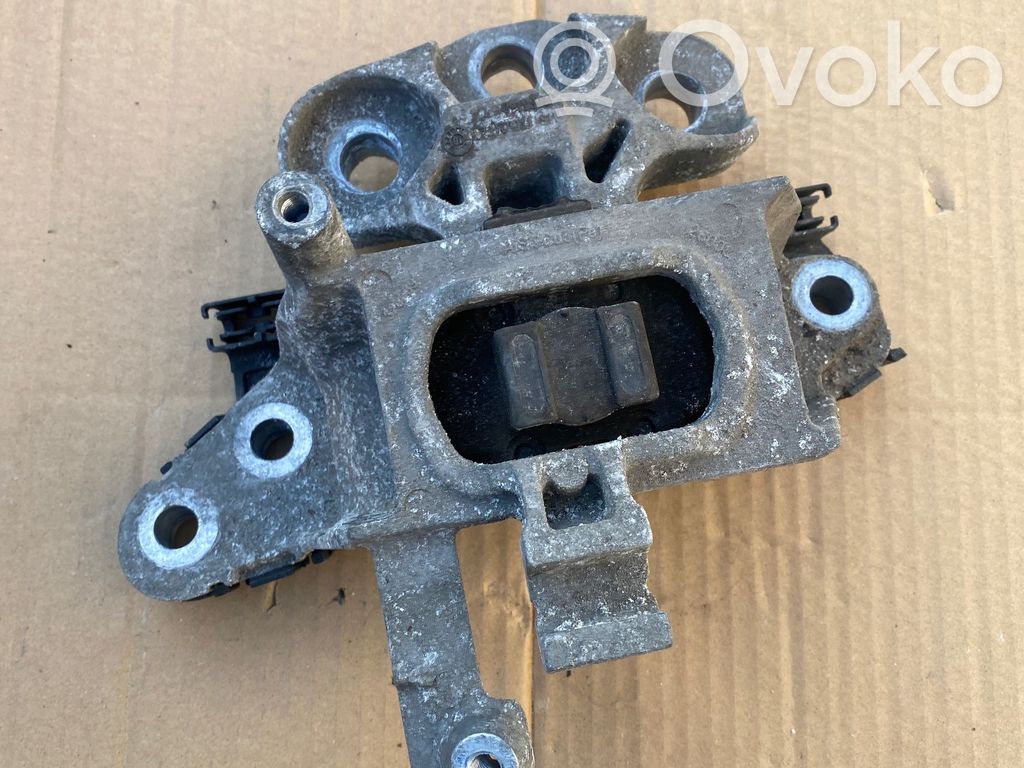 Opel Astra K Engine mount bracket 