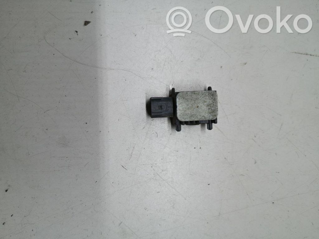 Czujnik uderzenia Airbag   8X2314B006AA,140308,0BD6566