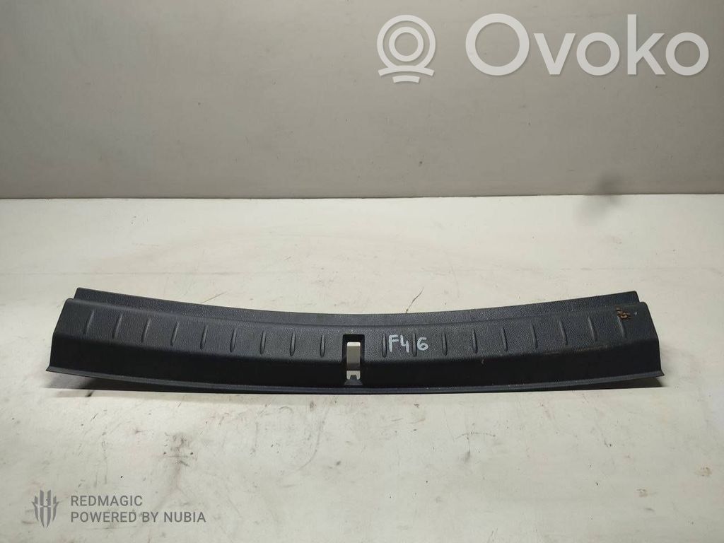 BMW 2 F46 Osłona pasa bagażnika 