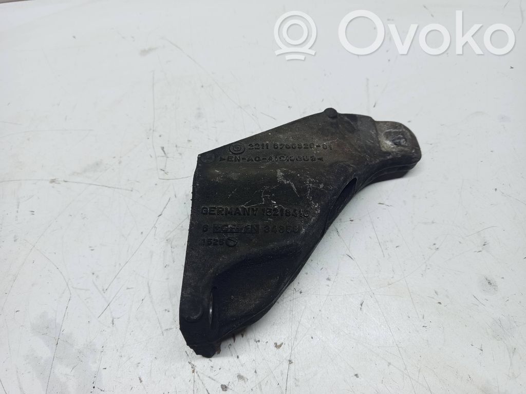 BMW 3 E90 E91 Engine mounting bracket 