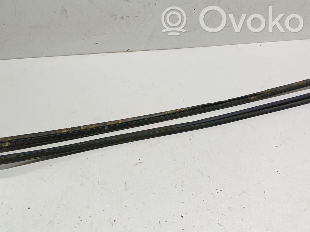 Audi A4 S4 B7 8E 8H Priekinio stiklo apdaila 