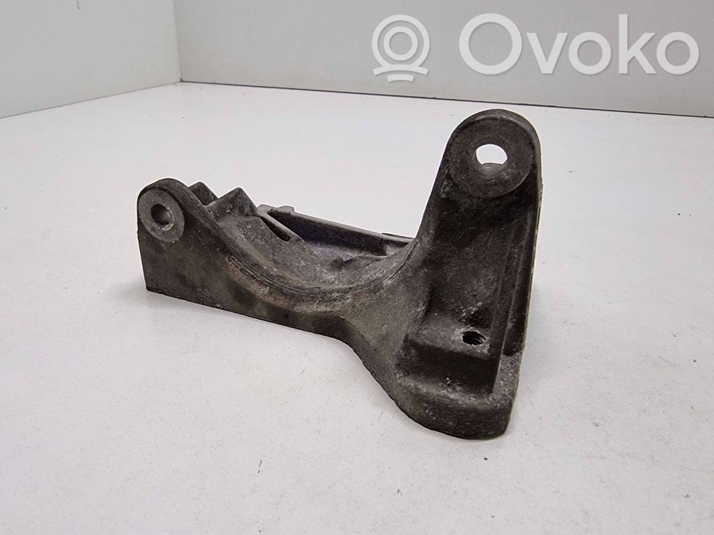 Audi A6 S6 C4 4A Engine mounting bracket 