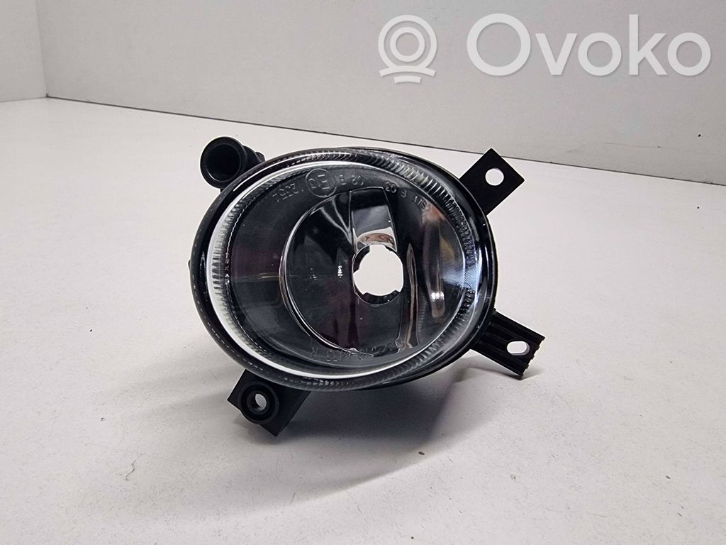 Audi A4 S4 B7 8E 8H Światło przeciwmgłowe przednie 