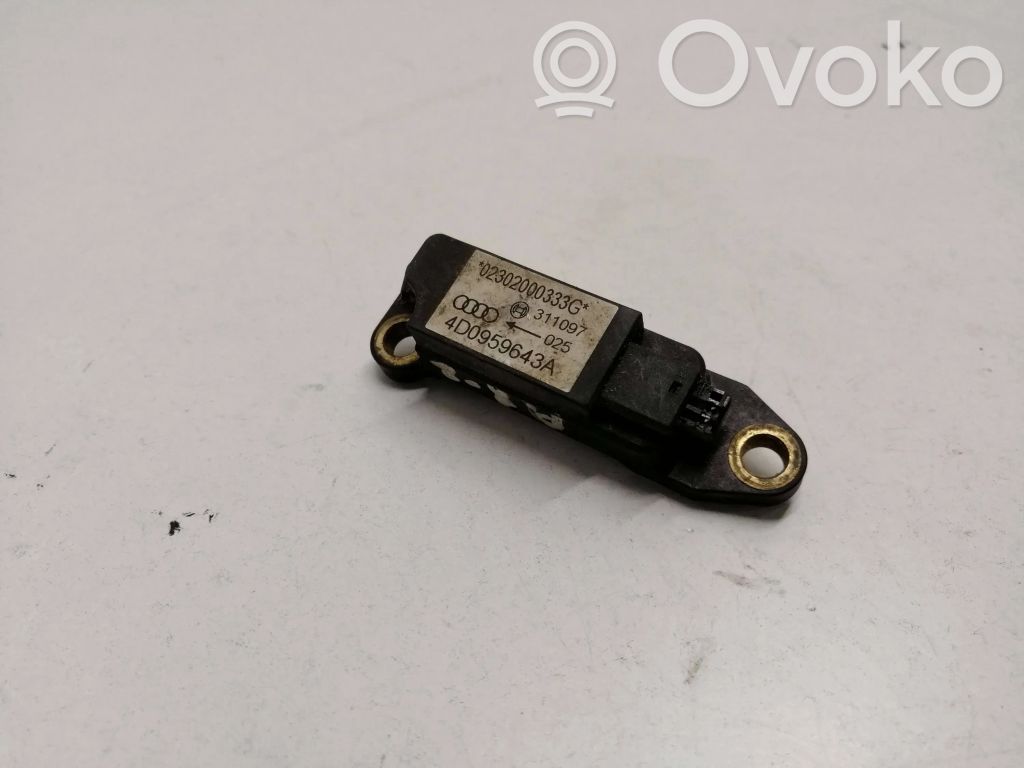 Audi A8 S8 D2 4D Airbag deployment crash/impact sensor 