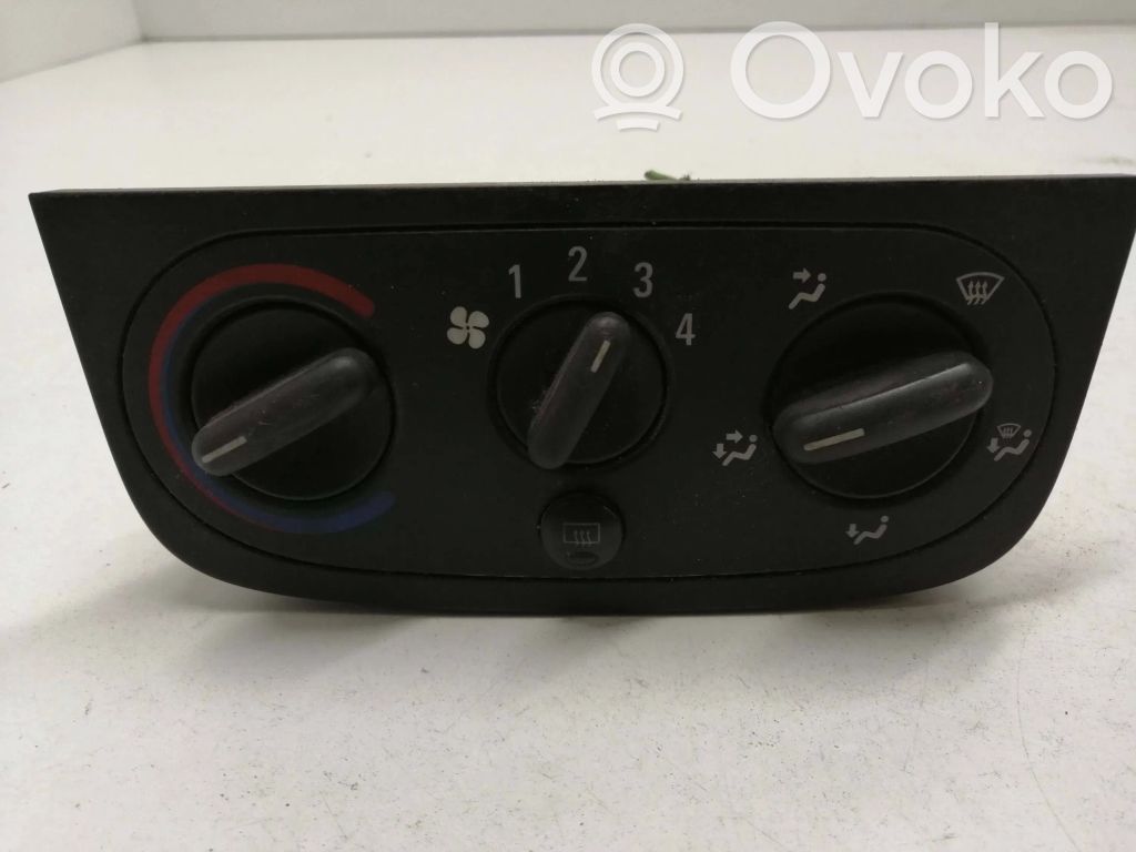 Opel Corsa C Climate control unit 