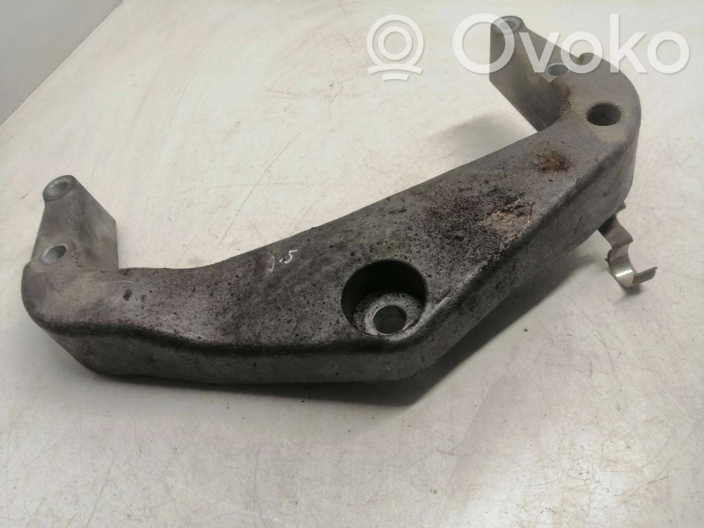 Saab 9-5 Engine mounting bracket 