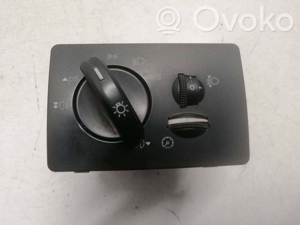 Ford C-MAX I Light switch 