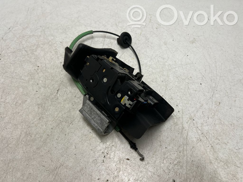 Audi A4 S4 B6 8E 8H Etuoven lukko 