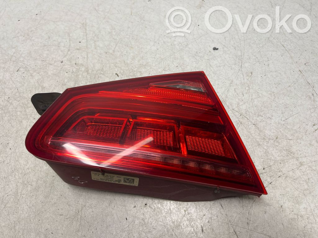 Audi A8 S8 D4 4H Lampă spate în capacul portbagajului 
