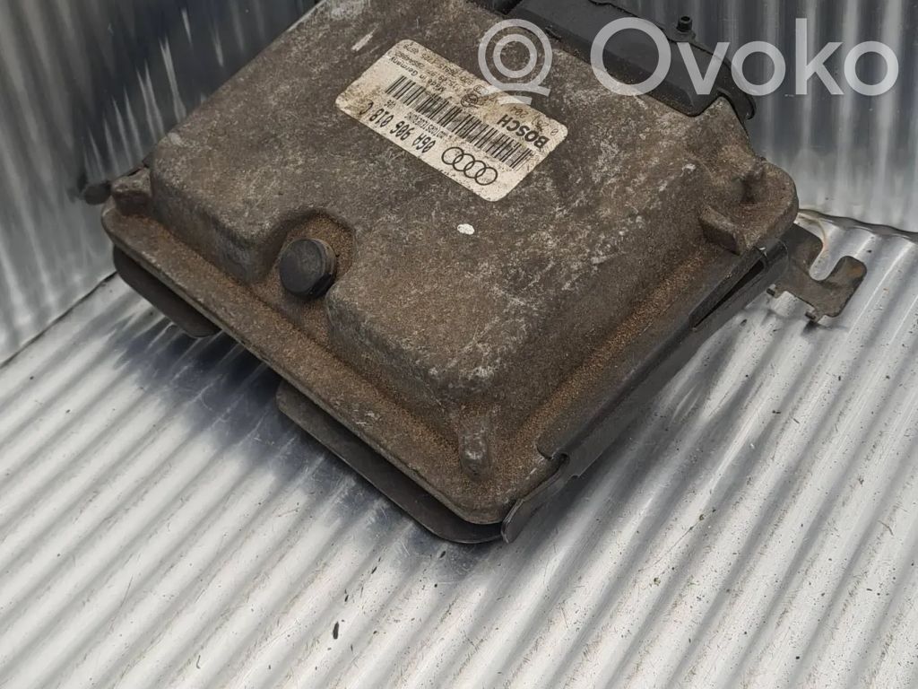 Engine control unit/module   06A906018C,26SA4962,0261204127