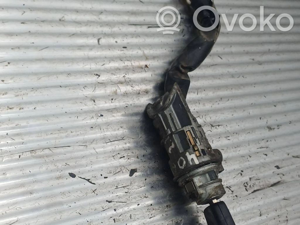 Peugeot 406 Užvedimo spynelė 