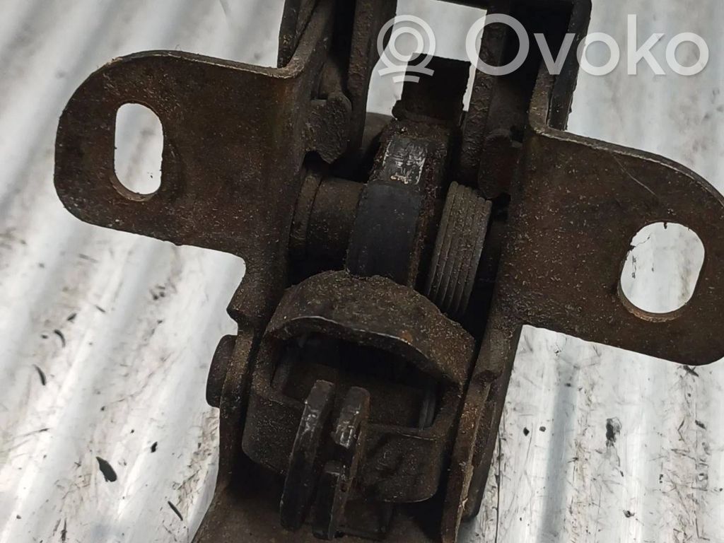 Loading door lock   352439E