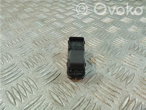 Electric window control switch   D09H66370