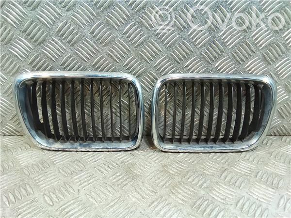 BMW 3 E36 Bonnet/hood grill 