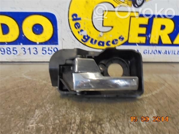 Ford Mondeo Mk III Manecilla interna puerta trasera 