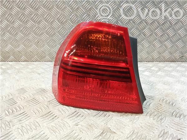 Lámpara de faros/luces traseros