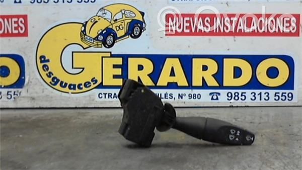 Ford Focus Pyyhkimen kytkin 