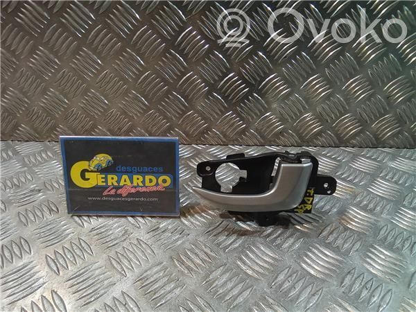 Manecilla interna puerta trasera   82623GD000