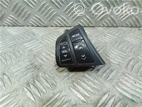 Hyundai i30 Buton pentru încălzirea volanului 