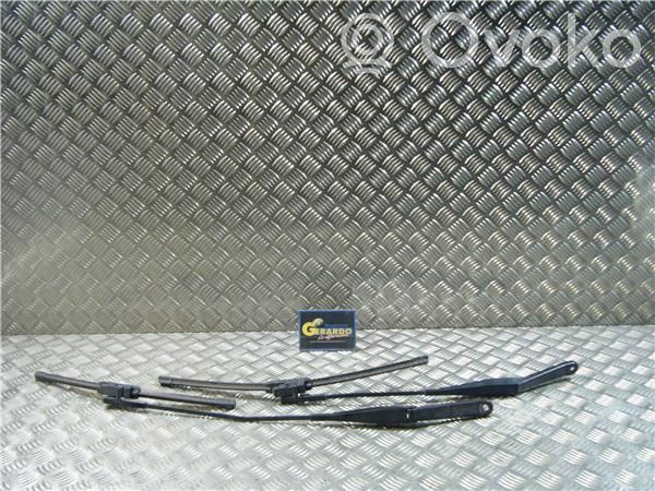 Ford Focus Braccio della spazzola tergicristallo anteriore 