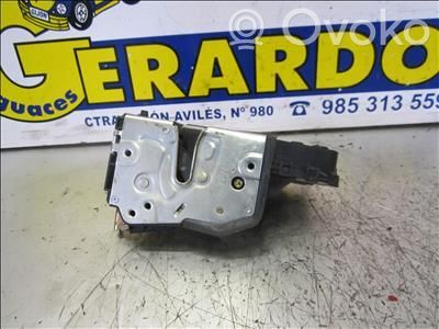 Cerradura de puerta trasera