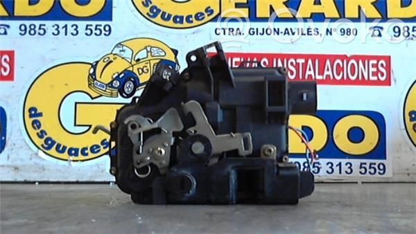 Audi A6 S6 C5 4B Cerradura de puerta trasera 