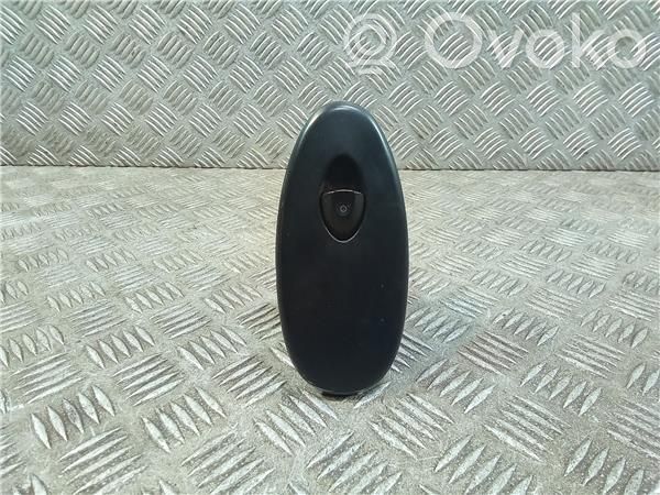 Electric window control switch   YUD100731PUY