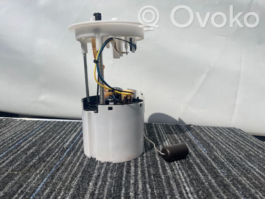 Volvo XC40 Bomba interna de combustible 