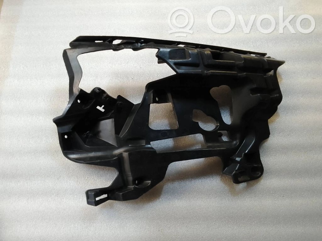 Volvo S60 Grotelės apatinės (trijų dalių) 