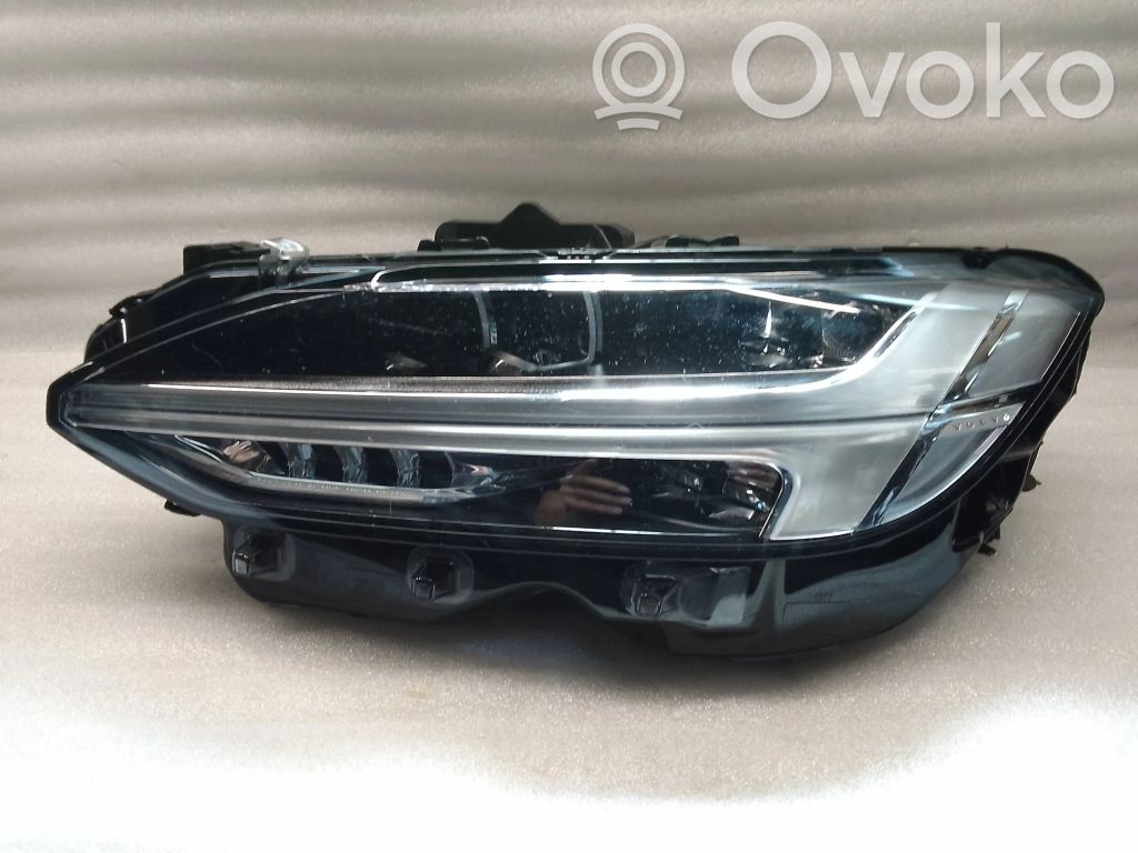 Volvo S90, V90 Lampa przednia 