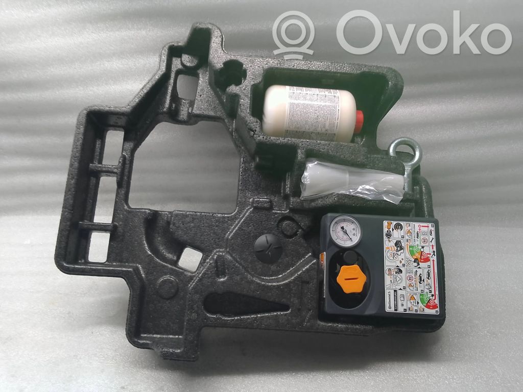 Volvo XC60 Vararenkaan osion verhoilu 