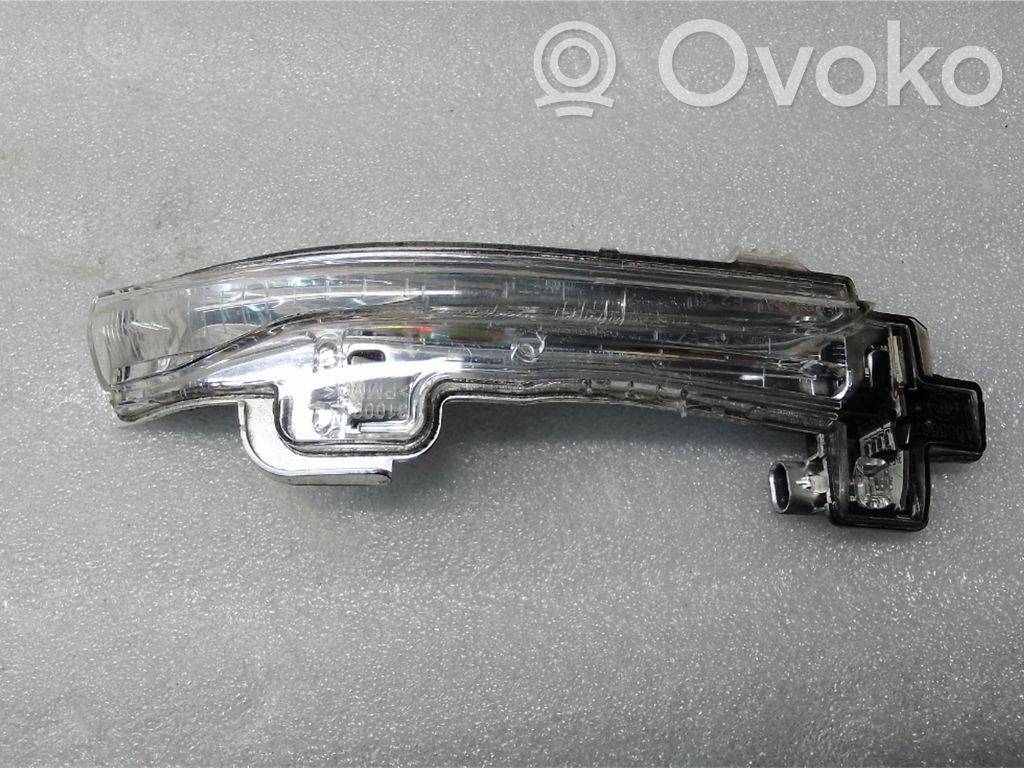 Volvo S60 Mirror indicator light 