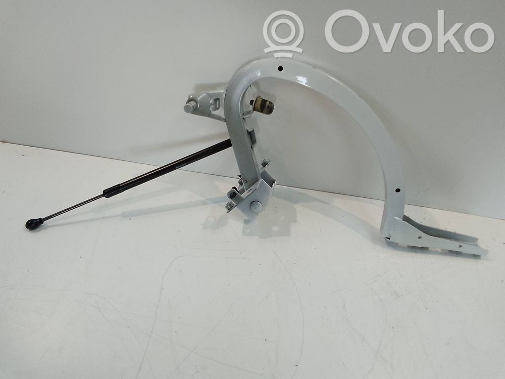 Volvo S60 Tailgate/trunk/boot hinge 