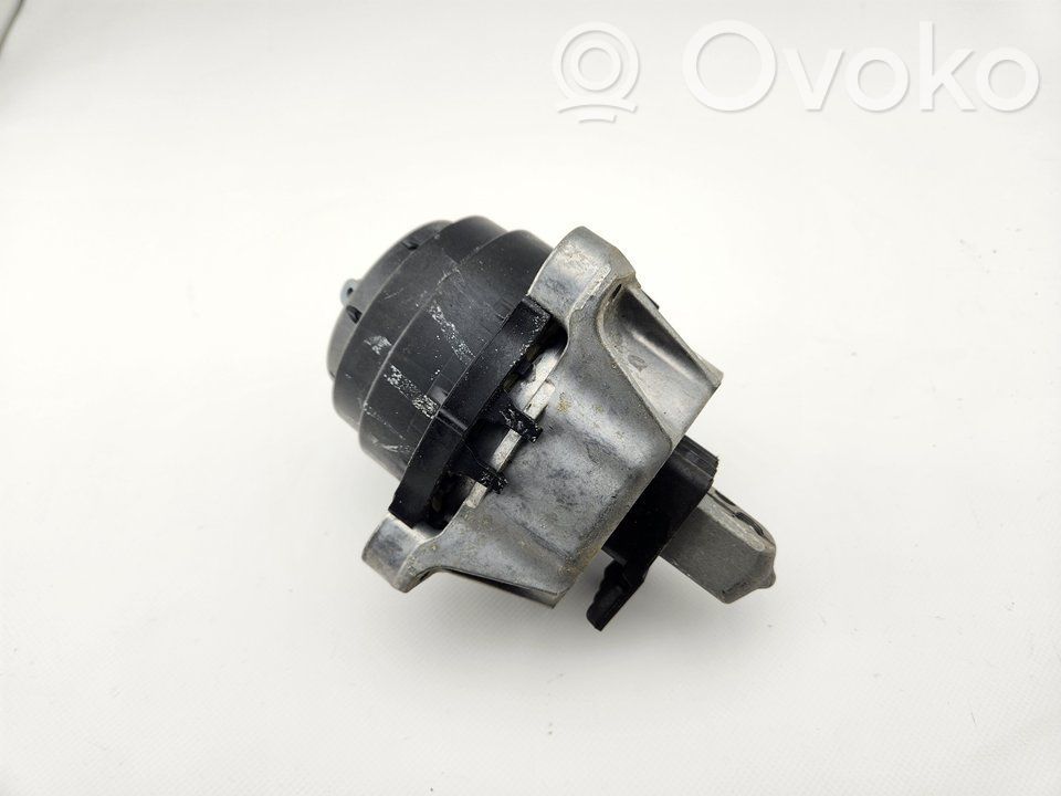 Engine mount bracket   6878247
