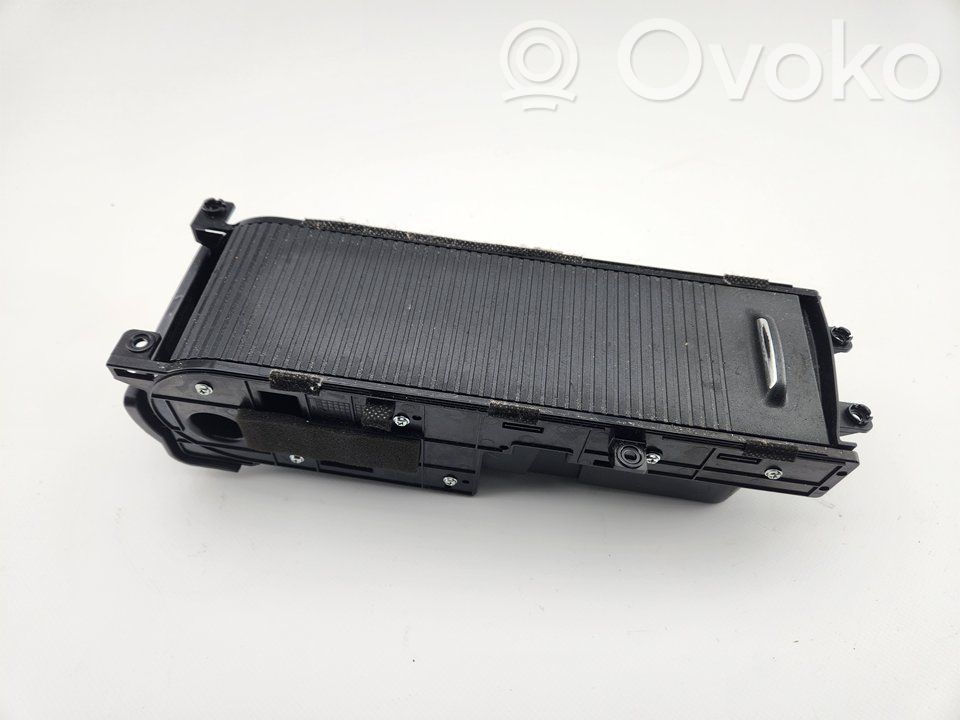 Guantera   84625D4000