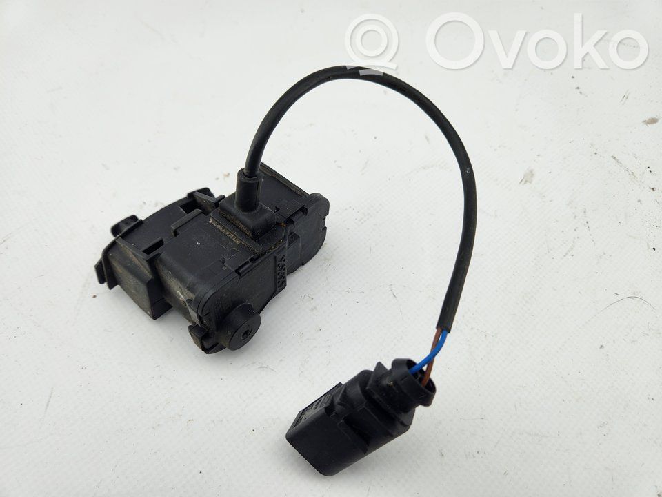 Volkswagen Multivan T6 Silniczek regulacji fotela 