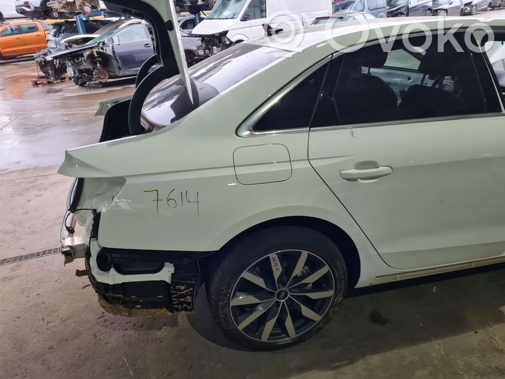 Panel lateral trasero