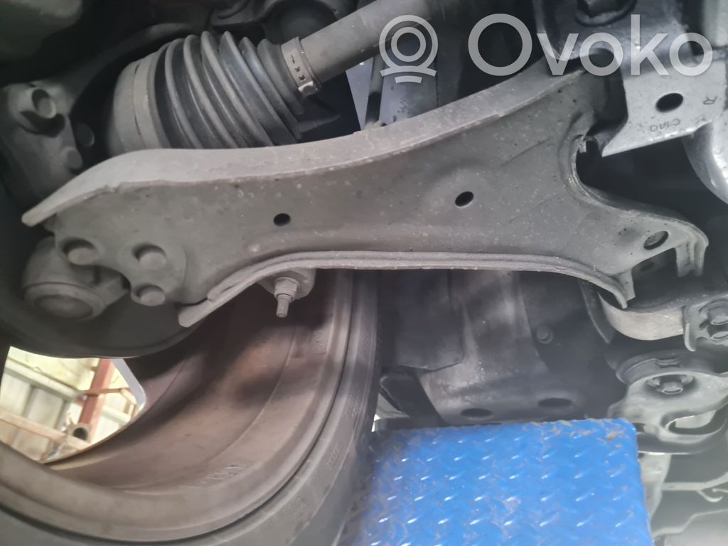 Chevrolet Captiva Basculă față 