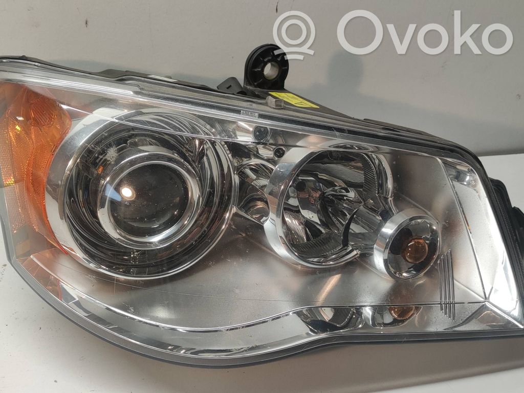 Chrysler Grand Voyager V Lampa przednia 