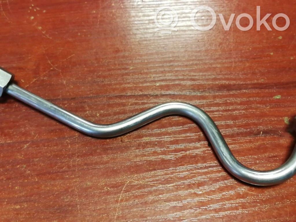 BMW 3 E90 E91 Fuel injector supply line/pipe 