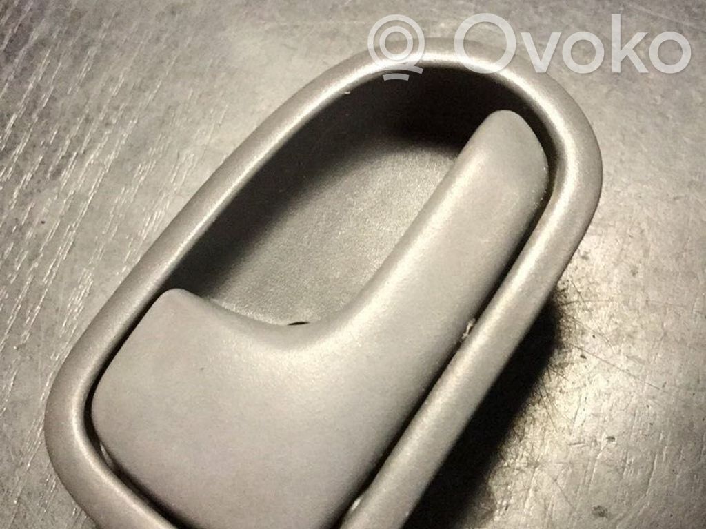 Mazda 323 Manecilla interna puerta trasera 