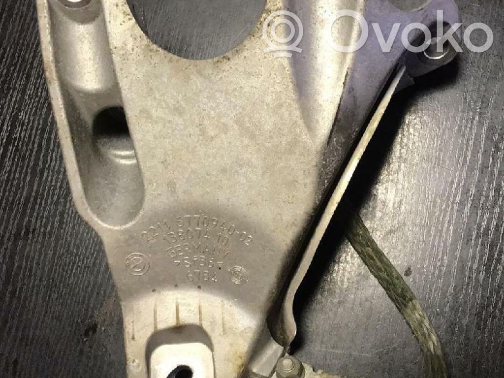 BMW 5 E60 E61 Engine mounting bracket 