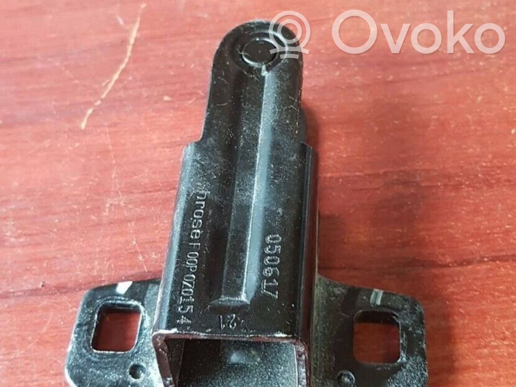 BMW X5 E53 Tailgate lock loop/hook striker 